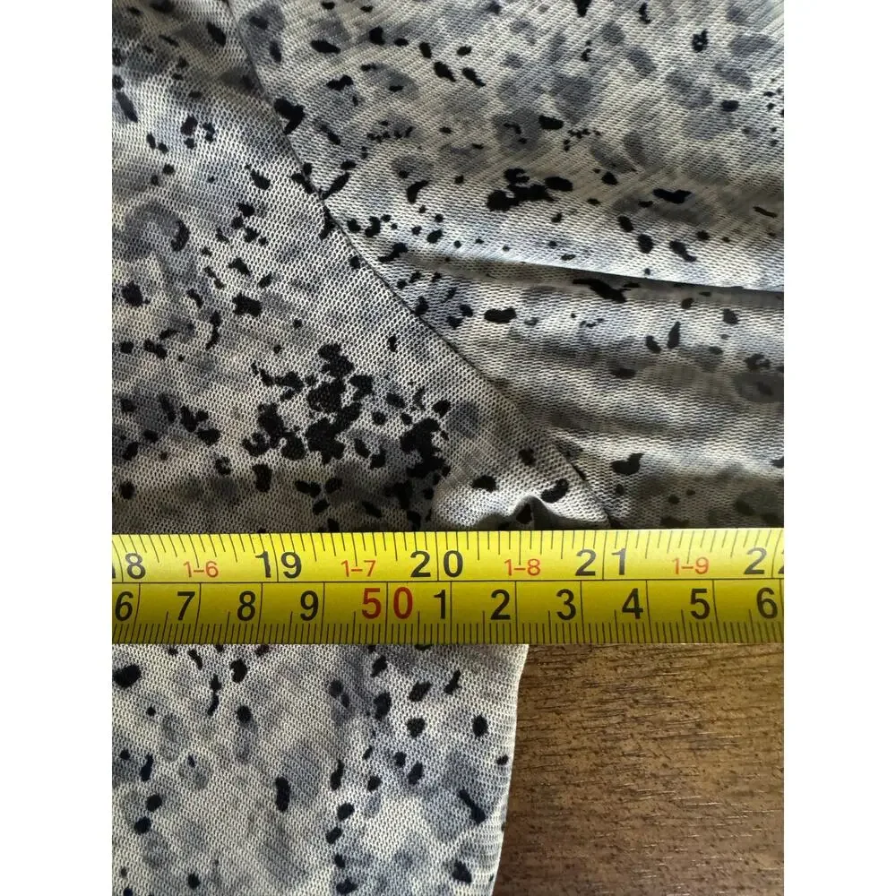 The Limited Abstract Print Long Sleeve Blouse Women’s Large Gray Black - Picture 7 of 13